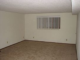 2BR Duplex With 2 car garage in Ames, IA (Photo 4 of 6)