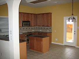 Spacious 3 bedroom in Fort Worth, TX (Photo 4 of 5)