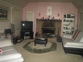 BEAUTIFUL UPGRADED HOME in Los Angeles, CA (Photo 3 of 4)