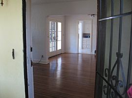 Adorable 1920's Home --Well maintained in Van Nuys, CA (Photo 3 of 4)