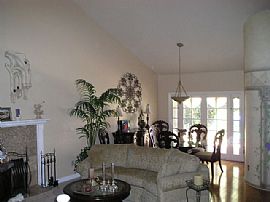 Beautiful 2 story, Close to all Schools in Temecula, CA (Photo 4 of 6)