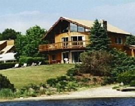 5 BEDROOM WATERFRONT HOUSE in Narragansett, RI