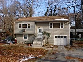 Home and private entrance apartment in South Huntington, NY