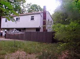 Home and private entrance apartment in South Huntington, NY (Photo 5 of 5)