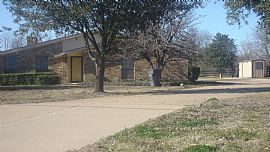 Luxurious Home on 2.5 acres in Seagoville, TX