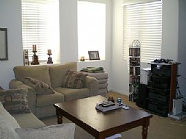 Beautiful 1 1/2 yr NEW Townhouse in Simi in Simi Valley, CA (Photo 3 of 4)