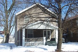 Large 4 BR, 2-sty. with Classic Lines in Marion, OH (Photo 2 of 4)