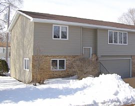 Spaciouse Townhome in Anoka, MN