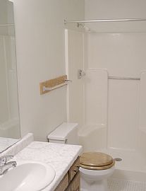 Spaciouse Townhome in Anoka, MN (Photo 6 of 6)