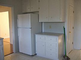 Beautiful 4/2.5 home in Marietta, Ga in Marietta, GA (Photo 3 of 6)