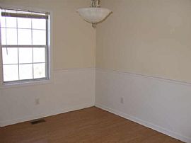 Beautiful 4/2.5 home in Marietta, Ga in Marietta, GA (Photo 4 of 6)