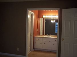 Beautiful 4/2.5 home in Marietta, Ga in Marietta, GA (Photo 6 of 6)