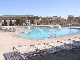 HOME W/COMMUNITY FITTNESS CENTER, POOLS  in Las Vegas, NV (Photo 2 of 6)