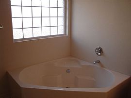 HUGE, BRAND NEW HOME--Never Lived In!!! in Fairhope, AL (Photo 5 of 5)