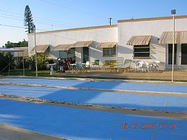 Super 1/1 apt. Park 55+ in Hallandale Beach, FL