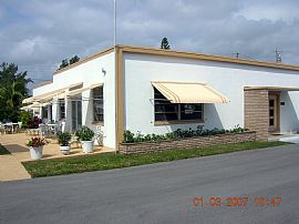 Super 1/1 apt. Park 55+ in Hallandale Beach, FL (Photo 2 of 3)