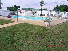 Super 1/1 apt. Park 55+ in Hallandale Beach, FL (Photo 3 of 3)