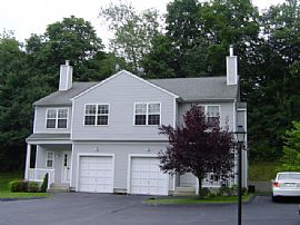 Lovely Townhouse built in 1999 -3 bedrms in Yorktown Heights, NY