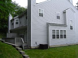 Lovely Townhouse built in 1999 -3 bedrms in Yorktown Heights, NY (Photo 6 of 6)