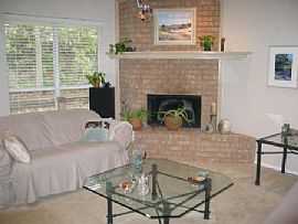 Gorgeous 3-2-2 house.  Close to schools. in Grapevine, TX (Photo 3 of 6)