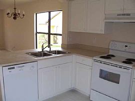 Brand New never lived in w/ amenities in Melbourne, FL (Photo 2 of 6)