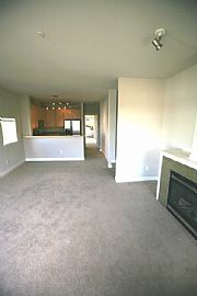 Amazingly nice 3 bedroom 2.5 bath condo in Newcastle, WA (Photo 2 of 6)