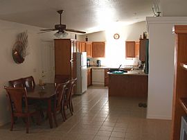Cozy Spacious Single Family Home in Kingman, AZ (Photo 3 of 6)