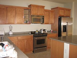 Independent House in Gated Community in Phoenix, AZ (Photo 2 of 2)