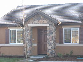 New brand singel family home in Visalia, CA