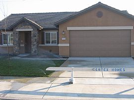 New brand singel family home in Visalia, CA (Photo 2 of 6)