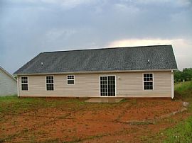 Beautiful Home in Greer in Greer, SC (Photo 2 of 3)