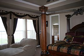 Huge house on 30 acre lake in Hutto, TX (Photo 4 of 6)