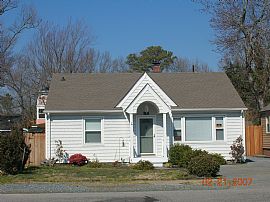 OLD BEACH WEEKLY RENTAL in Virginia Beach, VA (Photo 2 of 6)