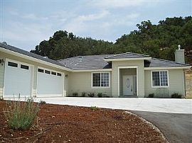 New & Luxurious in Lake Nacimiento, CA