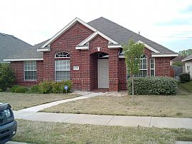 Beautiful 3 Bedroom Home in Legends in The Colony, TX