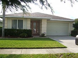 beautiful single family home with pool in Kissimmee, FL
