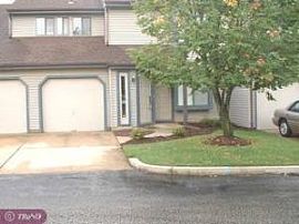 Spacious condo for rent   in Marlton, NJ (Photo 2 of 3)
