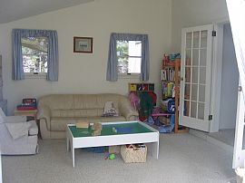 ideally located furnished home for rent  in Durham, NH (Photo 3 of 4)