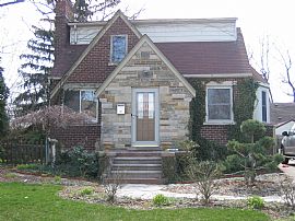 3 bed/2 bath Cape Cod in Lakefront Sub in Saint Clair Shores, MI