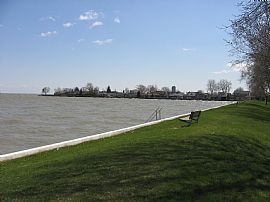 3 bed/2 bath Cape Cod in Lakefront Sub in Saint Clair Shores, MI (Photo 2 of 3)