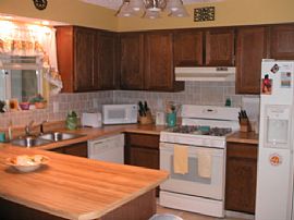 Large 2BR 2 BA Top Floor CONDO in Smyrna, GA (Photo 1 of 6)