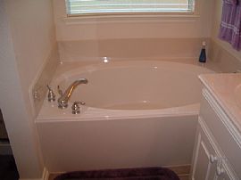 Cozy House in a Quiet Town in Burleson, TX (Photo 5 of 6)