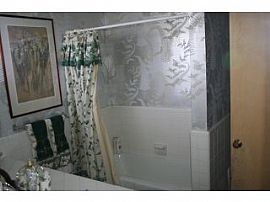  1 Block from the Beach, Park and Museu in Long Beach, CA (Photo 6 of 6)