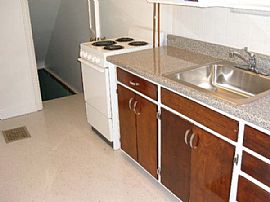 Townhouse, very clean, close to downtown in Columbus, OH (Photo 1 of 4)