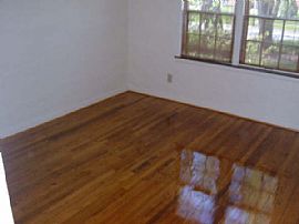 Townhouse, very clean, close to downtown in Columbus, OH (Photo 2 of 4)