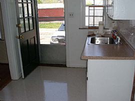 Townhouse, very clean, close to downtown in Columbus, OH (Photo 3 of 4)