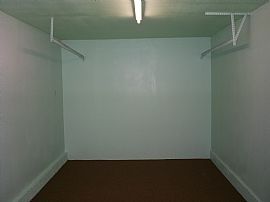 Spacious Townhouse in Gated Community in North Hills, CA (Photo 3 of 6)