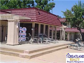 Beautiful Lake Forest Townhouse in Lake Forest, CA (Photo 5 of 6)