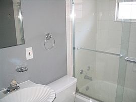 Beautiful Beach Dwelling in Treasure Island, FL (Photo 5 of 6)