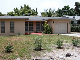 NICE 4/5 BEDROOM 2 BATH FURNISHED HOUSE  in North Miami Beach, FL